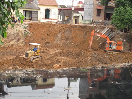 ??bac ninhtien hanh quan trac nguon thai tren song cau