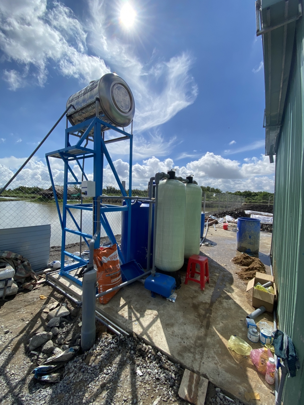 loc nuoc nhiem phen cap cho ho ca koi trai anh phuong huyen nha be